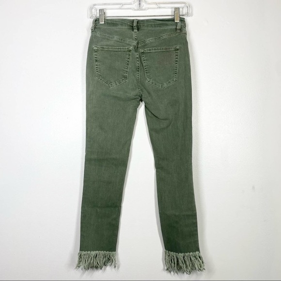 FREE PEOPLE Green Great Heights Frayed Skinny Jean Distressed Sage Raw Cut 26 - Picture 7 of 7